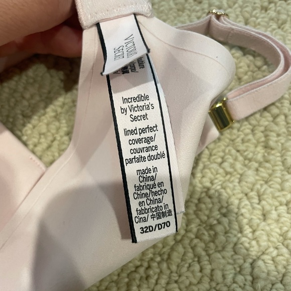 Incredible by Victoria’s Secret lined Bra - Picture 3 of 4